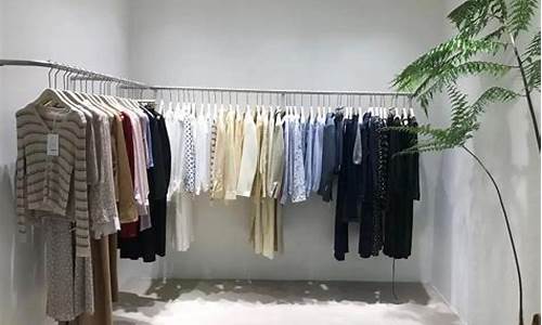 自己开服装店怎么装修_自己开服装店怎么装修好看